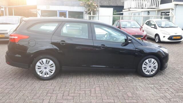 Ford FOCUS 1.0 Lease Edition RADIO CD/CLIMATE/NAVI/CRUISE/CV