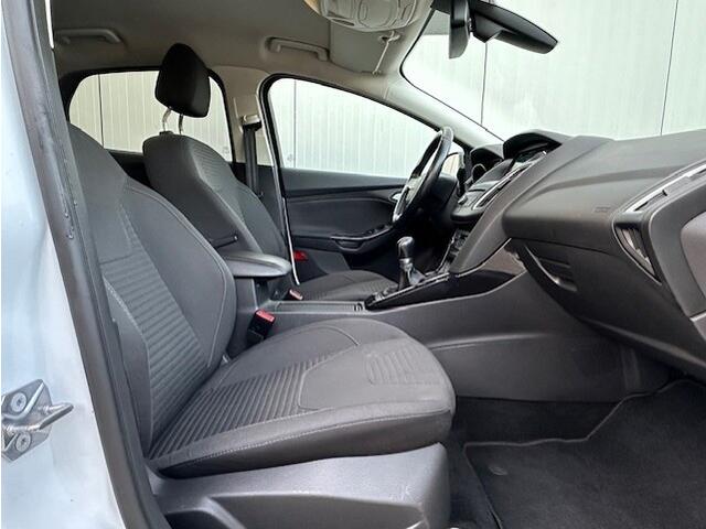 Ford FOCUS 1.0 Titanium Luxe uitv, nieuwstaat