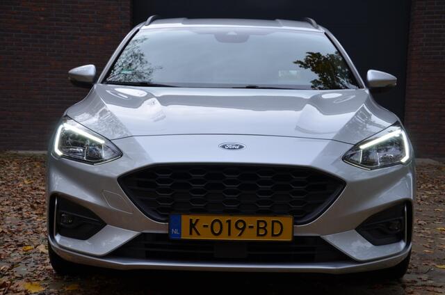 Ford FOCUS Wagon 1.0 EcoBoost Hybrid ST Line Business Navi/Pdc/Ecc/Led/Stoel Stuur & ruitverwarming/Leder/Cr-Controle/Privacy-Glass/Lmv/Bang & Olufsen/Achteruitrijcamera/Trekhaak