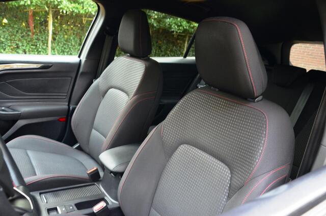 Ford FOCUS Wagon 1.0 EcoBoost Hybrid ST Line Business Navi/Pdc/Ecc/Led/Stoel Stuur & ruitverwarming/Leder/Cr-Controle/Privacy-Glass/Lmv/Bang & Olufsen/Achteruitrijcamera/Trekhaak