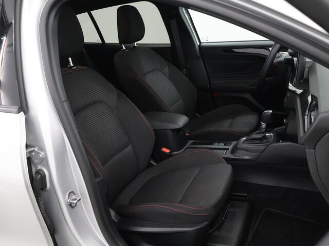 Ford FOCUS 1.0 EcoBoost Hybrid ST Line | Winterpakket | Cruise Control Adaptief | Parkeercamera | Navigatie |