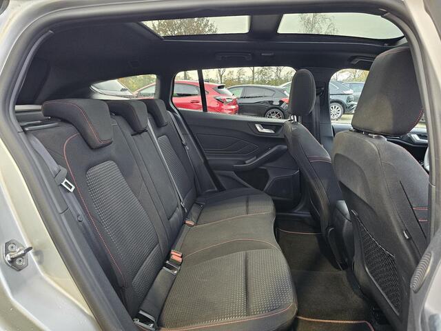 Ford FOCUS Wagon 1.0 EcoBoost Hybrid ST Line X 155pk | Trekhaak afneembaar | Panoramadak | Bang&Olufsen | Adaptive cruise control | Winter Pack | All season banden | Camera