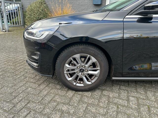 Ford FOCUS 1.0 EBH TITANIUM STYLE