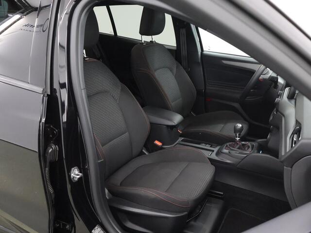 Ford FOCUS Wagon 1.0 EcoBoost Hybrid ST Line Style | Winterpakket | Parkeercamera | Navigatie | Climate Control |