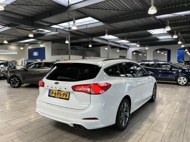 Ford FOCUS Wagon EcoBoost 125pk St-line X | Dealer onderhouden | Winterpack | Adapt. Cruise | Camera | Elekt. achterklep |