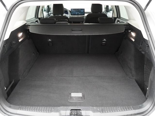 Ford FOCUS Wagon EcoBoost Hybrid 125 pk Titanium | Winter Pack | Camera | Navi | Clima | Cruise | Keyless entry | 100% dealer onderh. |