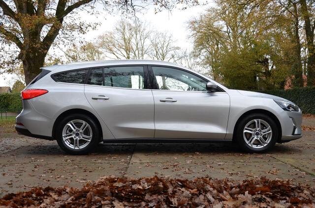 Ford FOCUS Wagon 1.0 EcoBoost Trend Edition Business Navi/Pdc/Ecc/Led/Stoel Stuur & ruitverwarming/Cr-Controle/Achteruitrij camera/Lmv/Trekhaak