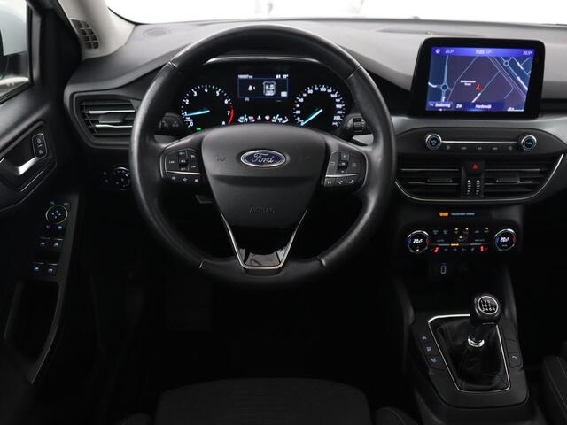 Ford FOCUS 1.0 EcoBoost Active | Panoramadak | Trekhaak | Stoel & stuurverwarming | B&O Sound | Carplay | Navigatie | Full LED | Keyless | Comfortstoelen | Climate control | Parkeerhulp