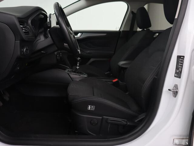 Ford FOCUS 1.0 EcoBoost Active | Panoramadak | Trekhaak | Stoel & stuurverwarming | B&O Sound | Carplay | Navigatie | Full LED | Keyless | Comfortstoelen | Climate control | Parkeerhulp