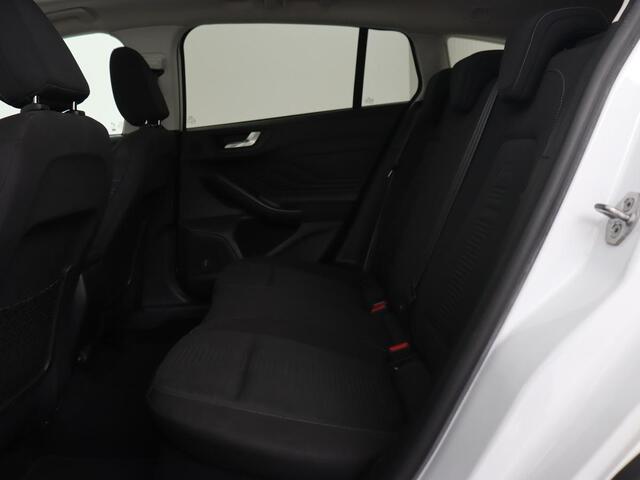 Ford FOCUS 1.0 EcoBoost Active | Panoramadak | Trekhaak | Stoel & stuurverwarming | B&O Sound | Carplay | Navigatie | Full LED | Keyless | Comfortstoelen | Climate control | Parkeerhulp