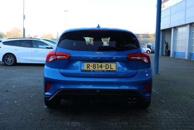 Ford FOCUS 1.0 EcoBoost ST Line Business | Trekhaak | Cruise Control | Navigatie | Camera | Airco | Lichtmetalen Velgen |