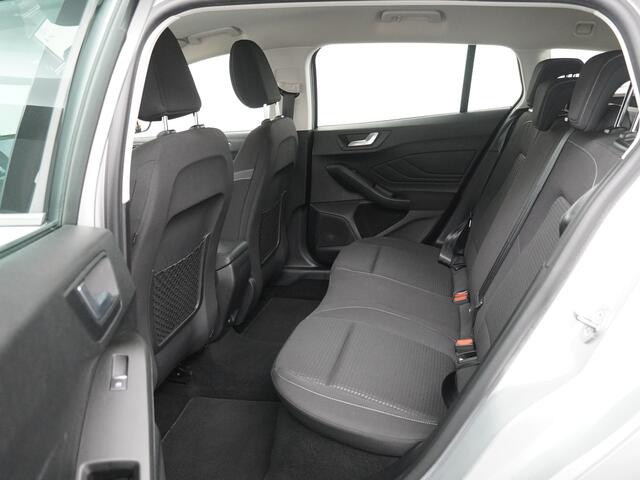 Ford FOCUS Wagon EcoBoost Hybrid 125 pk Trend | Trekhaak | Camera | Navi | Apple Carplay | 100% Dealer onderhouden |