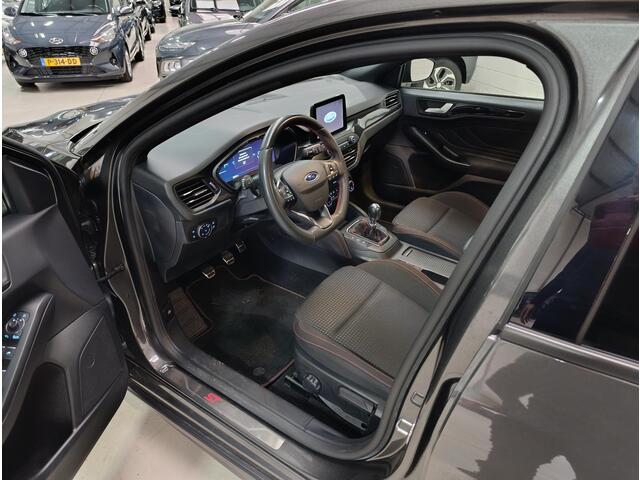 Ford FOCUS 1.0 EcoBoost Hybrid Active X Business Climate controle | Bang & Olufsen | Navigatiesysteem | Parkeersensoren |Trekhaak