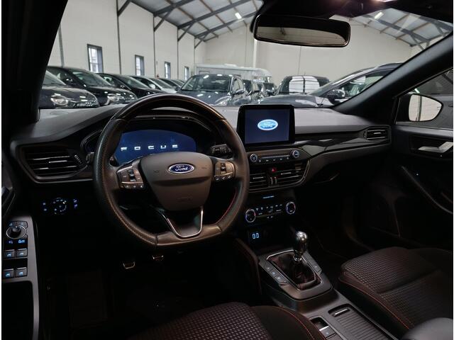 Ford FOCUS 1.0 EcoBoost Hybrid Active X Business Climate controle | Bang & Olufsen | Navigatiesysteem | Parkeersensoren |Trekhaak