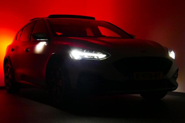 Ford FOCUS 1.0 124Pk EcoBoost Hybrid Active X Business. Panodak, Camera, Stoel&StuurVerw, 18"LMV, Haak 1100kg