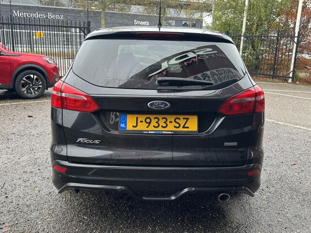 Ford FOCUS Wagon 1.5 ST-Line 183 PK!!! // NAVI // PDC // CRUISE // CLIMA // TREKHAAK // BLUETOOTH // STOELVERWARMING