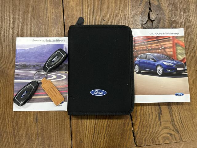 Ford FOCUS Wagon 1.5 TDCI Titanium | Cruise control | Climate control | Park assist | Navigatie | Apple carplay | Nederlands geleverd