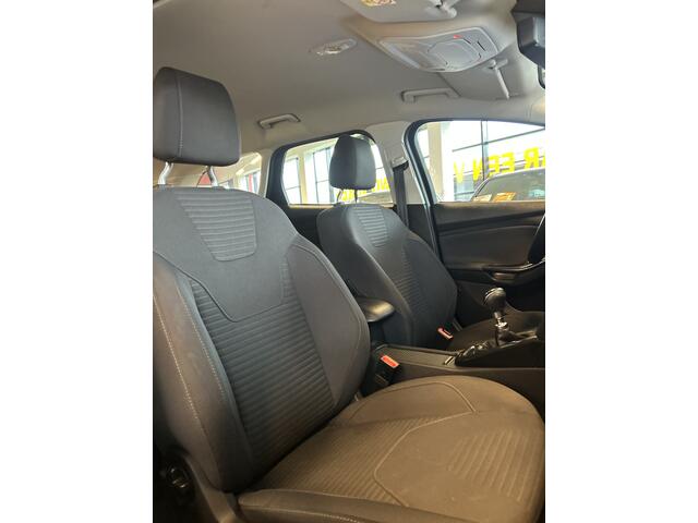 Ford FOCUS Wagon 1.5 TDCI Titanium | Cruise control | Climate control | Park assist | Navigatie | Apple carplay | Nederlands geleverd