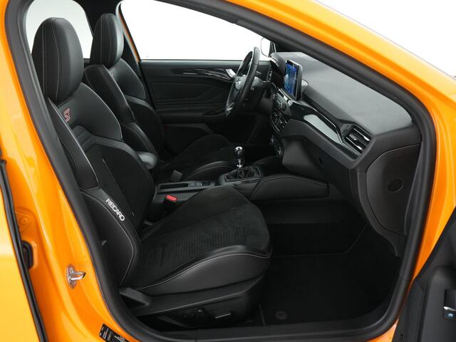 Ford FOCUS ST-3 2.3 280pk PERFORMANCE PACK |dealer onderhouden|panoramadak|B&O|HUD|adaptive cruise control|Apple Carplay|BLIS|winterpack|elek. verstelbare stoelen|lane assist|