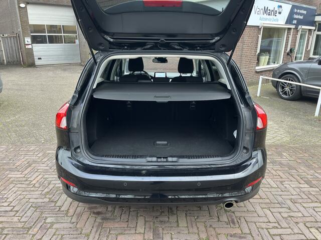 Ford FOCUS Wagon 1.0 EcoBoost Titanium Business TREKHAAK CLIMA STOEL- EN STUURVERWARMING