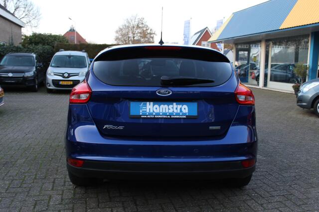 Ford FOCUS 1.0i "Titanium" Cruise - Navi !!! 125 Pk
