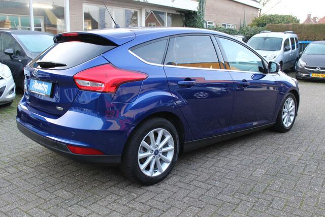Ford FOCUS 1.0i "Titanium" Cruise - Navi !!! 125 Pk
