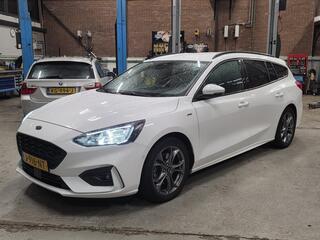 ford-focus-1.0-ebh-hybrid-st-line.-