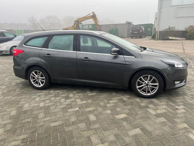 Ford FOCUS Wagon 1.5 Titanium Edition parkeersensoren ecc navi lm velgen