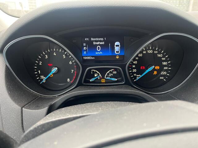 Ford FOCUS Wagon 1.5 Titanium Edition parkeersensoren ecc navi lm velgen