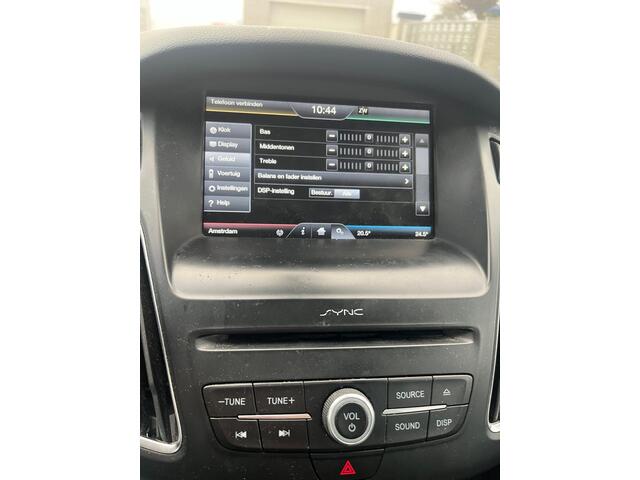 Ford FOCUS Wagon 1.5 Titanium Edition parkeersensoren ecc navi lm velgen