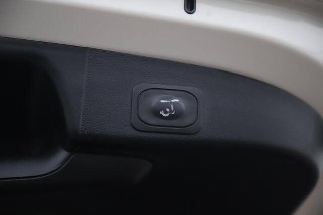 Ford FOCUS Wagon 1.0 EcoBoost Titanium X Business 125PK Navigatie Camera Carplay Android Climate Cruise Control Stuur & Stoelverwarming 17 inch LMV