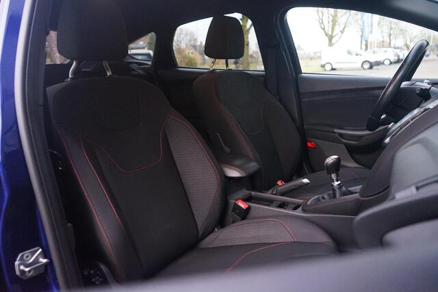 Ford FOCUS 1.0 ST-Line , Deep Impact Blue, PDC, Dealer-OH, Nieuwe Distributie.