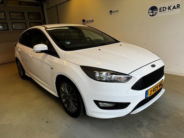 Ford FOCUS 1.0 ST Titanium CLIMA NAVI N TURBO CARPLAY APK 10-2026
