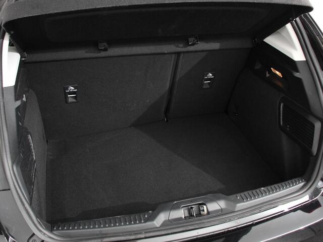 Ford FOCUS 1.0 EcoBoost 155pk Hybrid Automaat Active X | Navigatie | Climate Control | Camera | Parkeer sensoren | B&O | Dab | Led | Lichtmetalen velgen