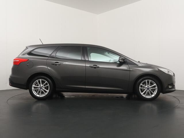 Ford FOCUS Wagon 1.0 Lease Edition - Navigatie - Apple Carplay/Android Auto - Lichtmetalen velgen