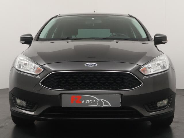 Ford FOCUS Wagon 1.0 Lease Edition - Navigatie - Apple Carplay/Android Auto - Lichtmetalen velgen