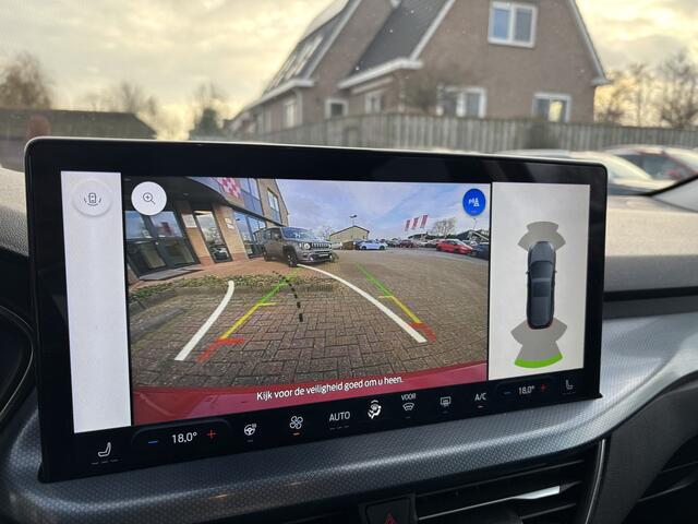Ford FOCUS Wagon 1.0 EcoBoost Hybrid Active X Automaat Trekhaak / All-Seasons / Hogere instap