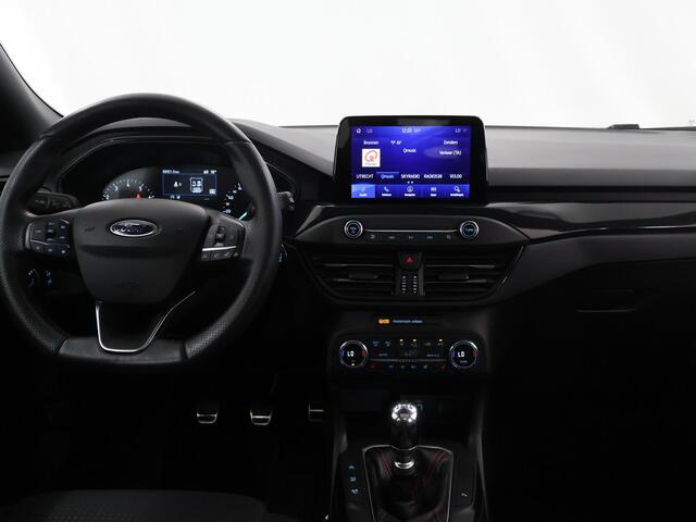 Ford FOCUS Wagon 1.0 EcoBoost Hybrid ST Line Business | Trekhaak | Panoramadak | Winterpakket | Cruise Control | Parkeercamera |