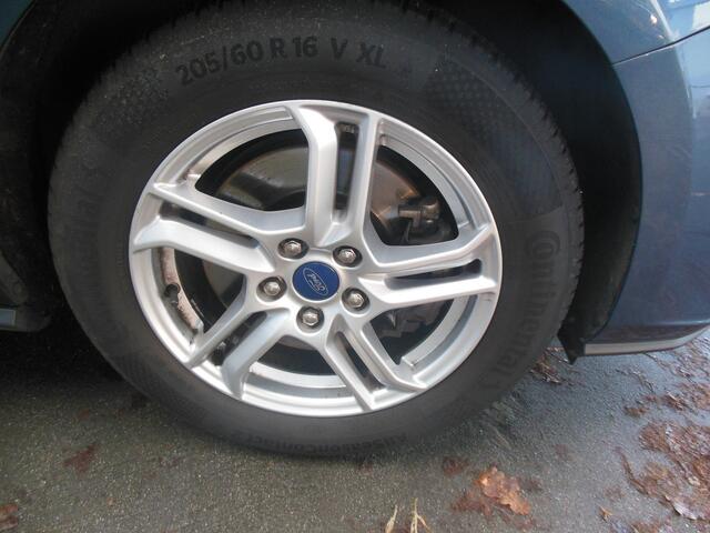 Ford FOCUS Wagon 1.5 EcoBlue Trend Edition Business Staat in De Krim