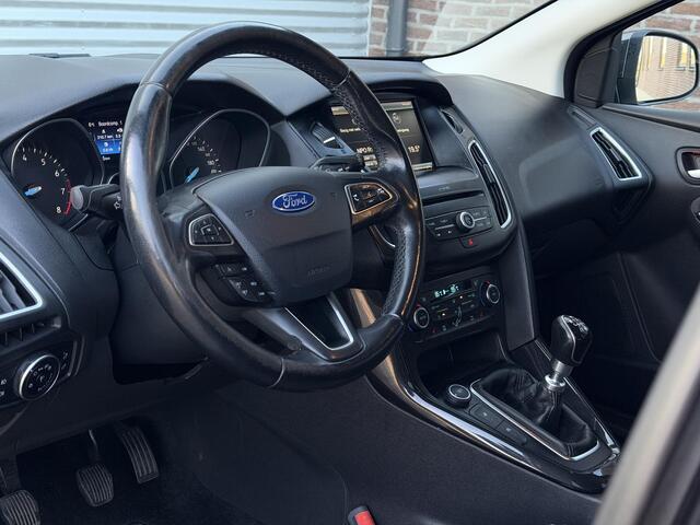 Ford FOCUS 1.0 Titanium 1e Eigenaar,Navi,Clima,Cruise,PDC,Stoelverwarming,Dealer Onderhouden,APK tot 09-2026