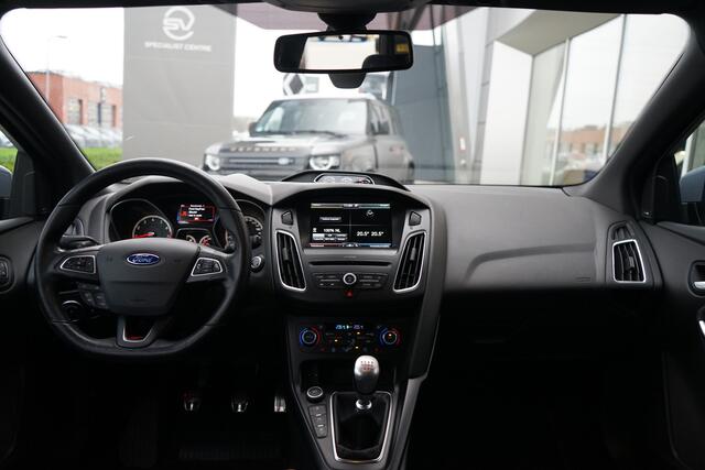 Ford FOCUS 2.0 ST | Voorstoelen verwarmd | Keyless entry | Cruise control | RS velgen |