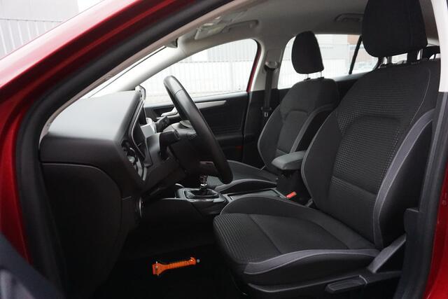 Ford FOCUS Wagon 1.0 EcoB.125pk Hybrid Business/Winterpakket/ Dealeronderhouden/1e Eigenaar.