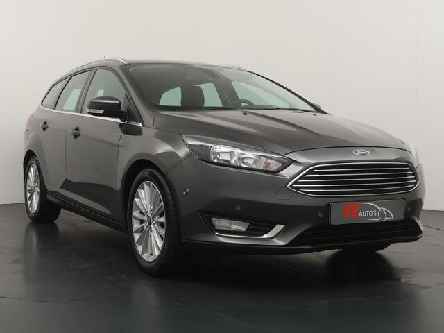 Ford FOCUS Wagon 1.5 Titanium - Navigatie - Climate Control - Trekhaak