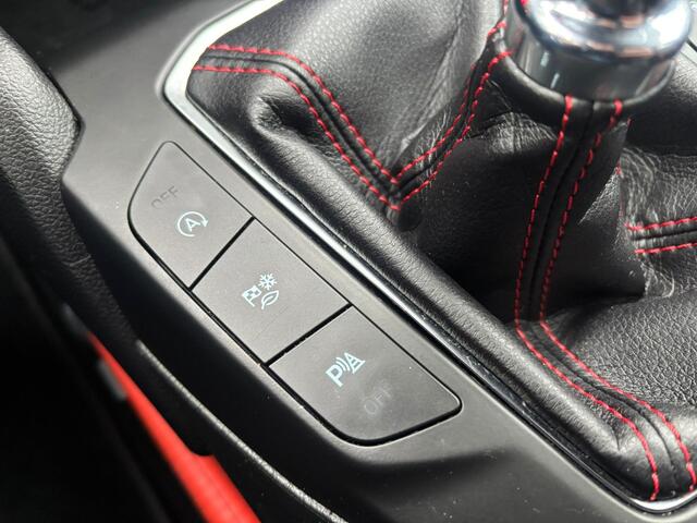 Ford FOCUS Wagon EcoBoost Hybrid ST Line Style Winterpack | Led koplampen | Keyless Entry | 1e eigenaar