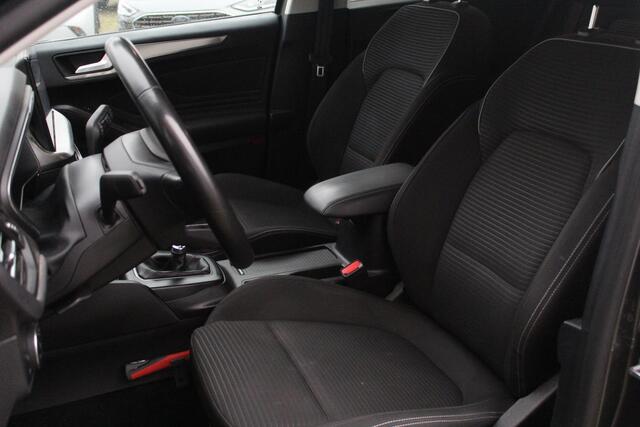 Ford FOCUS 1.0 EcoBoost Hybrid Titanium