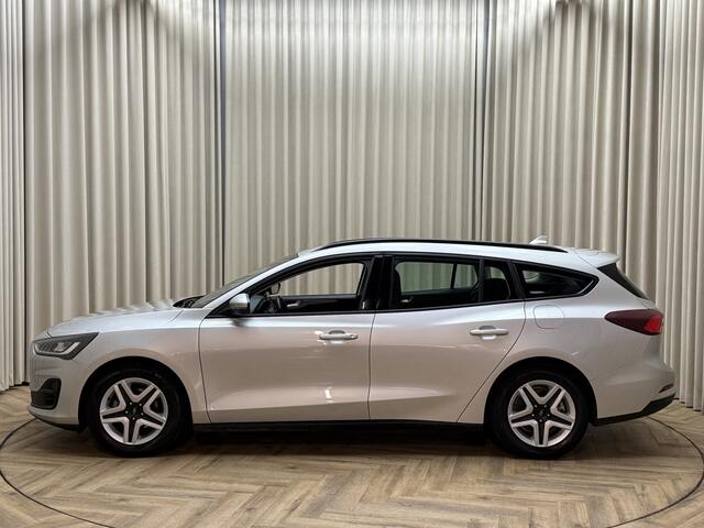 Ford FOCUS Wagon 1.0 EcoBoost Hybrid Connected *Org.NL!* Carplay / trekhaak / Cruise / Navigatie / Airconditioning / LED / PDC V&A