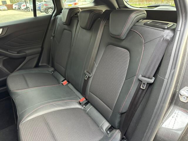 Ford FOCUS Wagon 1.5 ST-Line 150pk My 2019 | Winterpack | B&O | LED | Leder-Stof | occasion