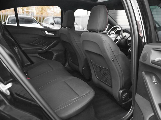 Ford FOCUS 1.5 EcoBoost ST Line Business Feestdagen geopend bel voor een afspraak. B&O, Panoramadak, Adaptieve, cruise control Led verlichting, 18 inch Velgen