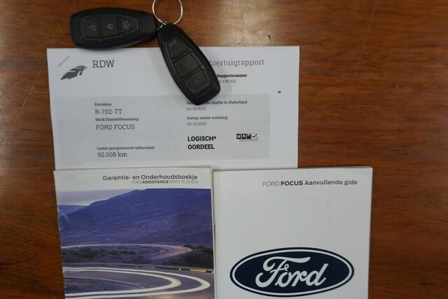 Ford FOCUS Wagon 1.0 EcoB.125PK Hybrid Titanium X/Panoramadak/ Zeldzaam Compleet!!!