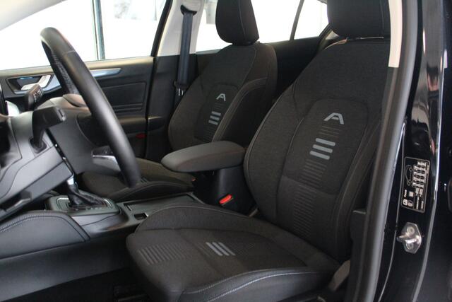 Ford FOCUS 1.0-155pk EcoBoost Mild-Hybrid Active X AUTOMAAT ! In nieuwstaat ! Slechts 6.250km ! Autm. airco dual, stoel-, stuur- en voorraamverw., navigatie, telefoonvoorb., LED verl., camera, parkeersensoren v+a, cruise control, trekhaak etc.